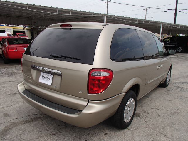 Chrysler Town and Country 2003 photo 12