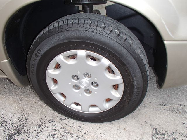 Chrysler Town and Country 2003 photo 15