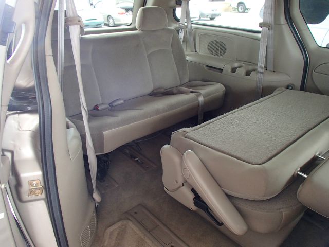 Chrysler Town and Country 2003 photo 5