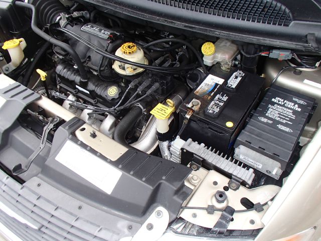 Chrysler Town and Country 2003 photo 7