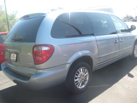 Chrysler Town and Country SLT 25 MiniVan