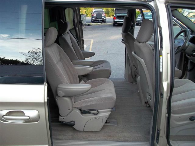 Chrysler Town and Country 2003 photo 12
