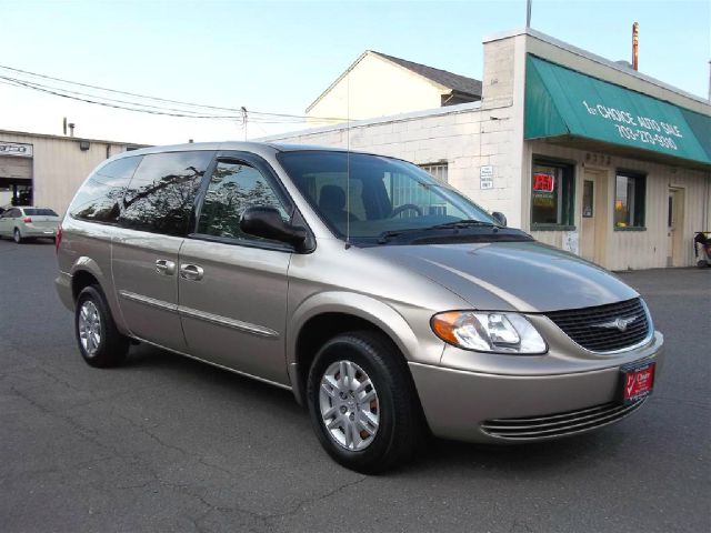 Chrysler Town and Country 2003 photo 19