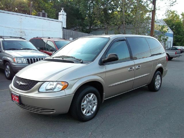 Chrysler Town and Country 2003 photo 21