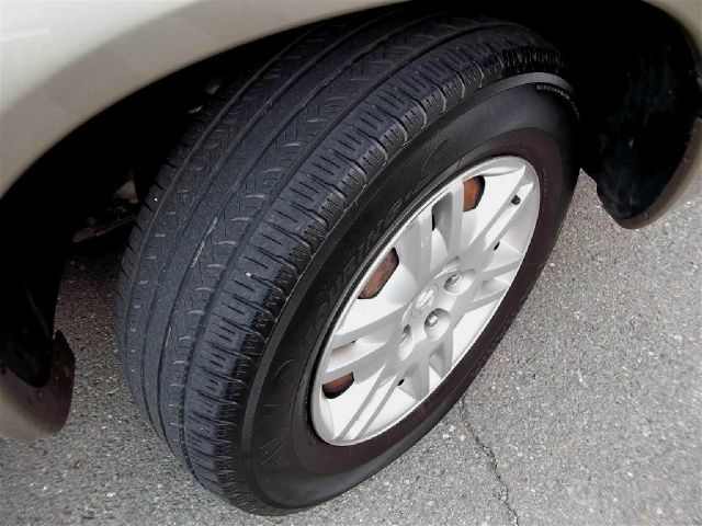 Chrysler Town and Country 2003 photo 3