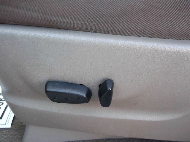 Chrysler Town and Country 2003 photo 9