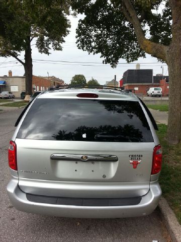 Chrysler Town and Country Quad Coupe 3 MiniVan