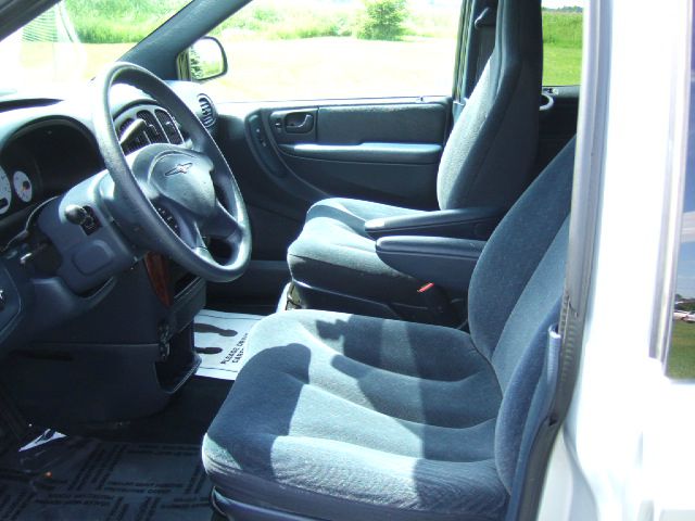 Chrysler Town and Country 2003 photo 7