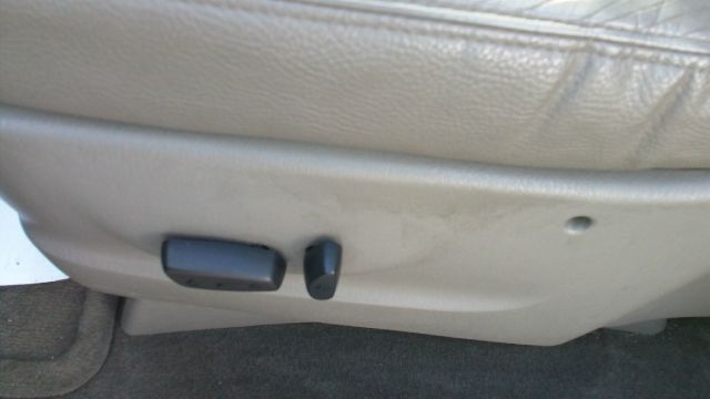 Chrysler Town and Country 2003 photo 13