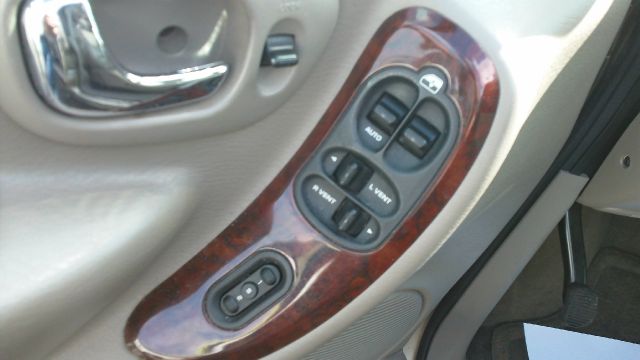 Chrysler Town and Country 2003 photo 14