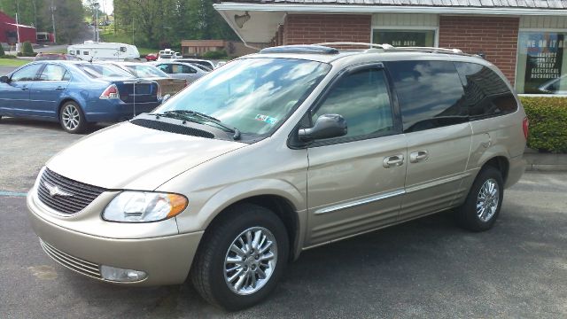 Chrysler Town and Country 2003 photo 18