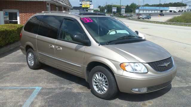 Chrysler Town and Country 2003 photo 19