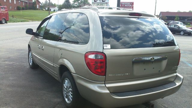 Chrysler Town and Country 2003 photo 5