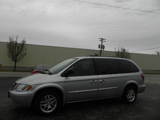 Chrysler Town and Country Quad Coupe 3 MiniVan