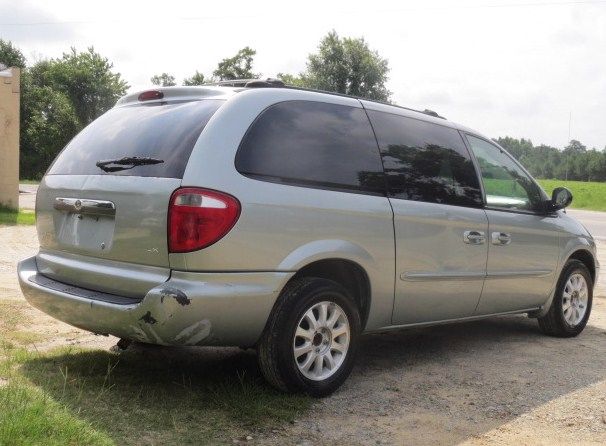 Chrysler Town and Country 2003 photo 4