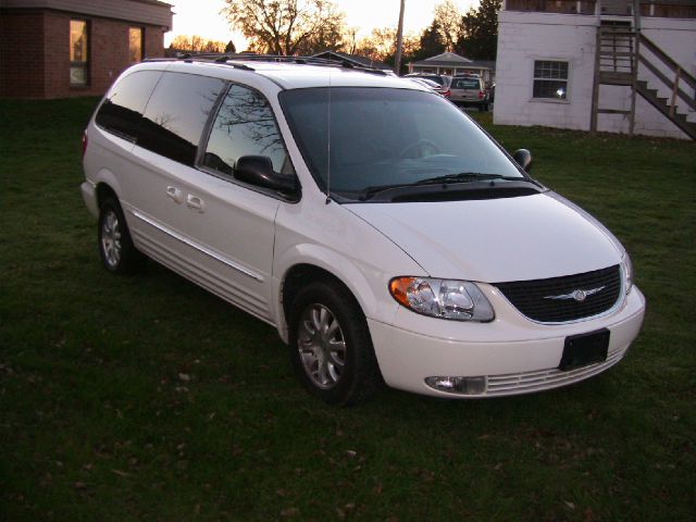 Chrysler Town and Country Quad Coupe 3 MiniVan