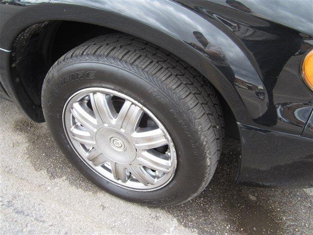 Chrysler Town and Country SLT 25 MiniVan