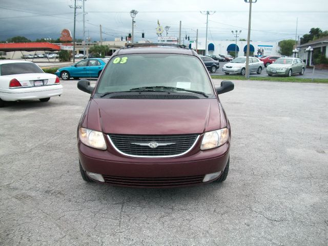 Chrysler Town and Country Quad Coupe 3 MiniVan