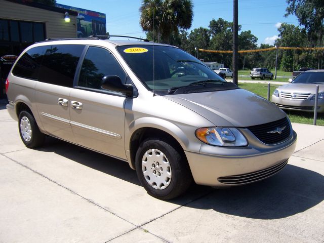Chrysler Town and Country Quad Coupe 3 MiniVan