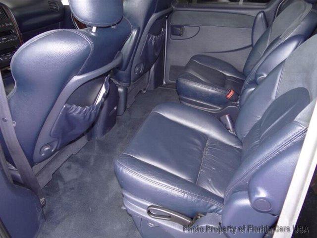 Chrysler Town and Country 2003 photo 14