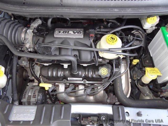 Chrysler Town and Country 2003 photo 20