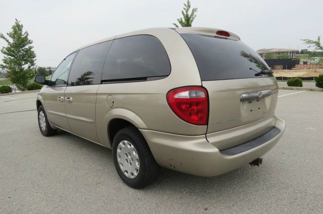 Chrysler Town and Country 2003 photo 7
