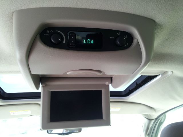 Chrysler Town and Country 2003 photo 1