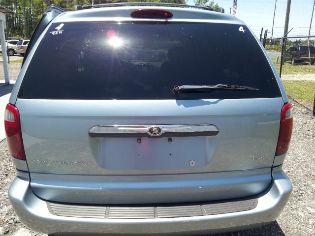Chrysler Town and Country 2003 photo 5