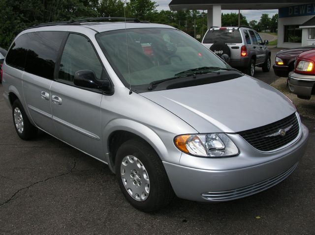 Chrysler Town and Country Quad Coupe 3 MiniVan