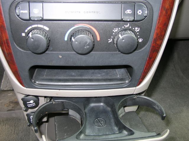 Chrysler Town and Country 2003 photo 9