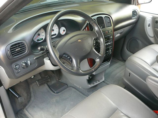 Chrysler Town and Country 3.5 MiniVan