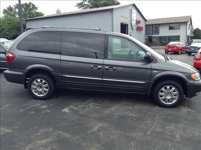 Chrysler Town and Country 3.5 MiniVan