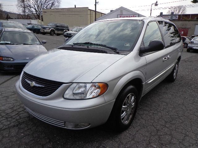 Chrysler Town and Country 2004 photo 26