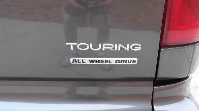 Chrysler Town and Country 2004 photo 1