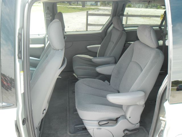 Chrysler Town and Country 3.5 MiniVan