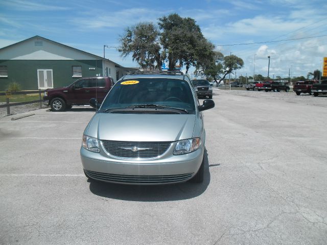 Chrysler Town and Country 2004 photo 9
