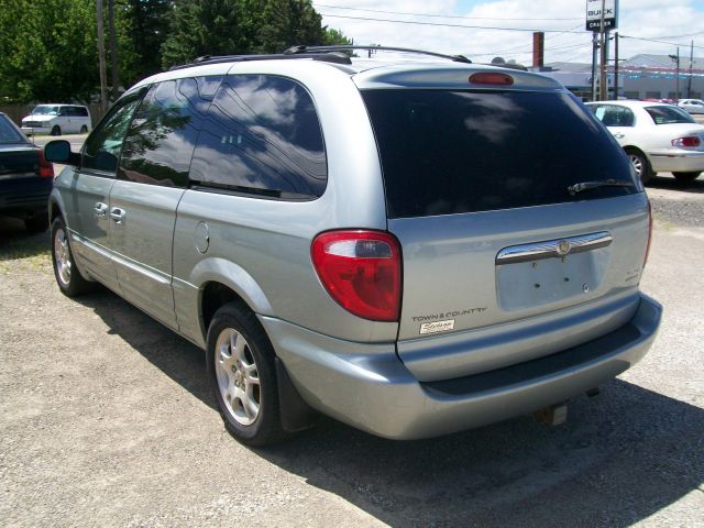 Chrysler Town and Country 2004 photo 12