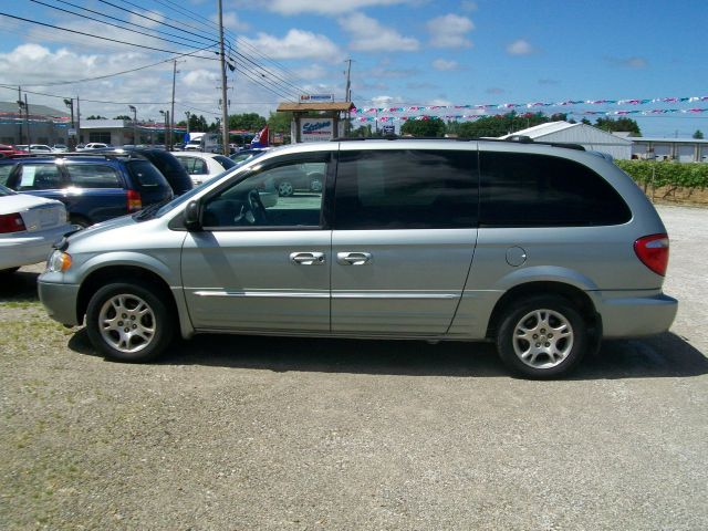 Chrysler Town and Country 2004 photo 14
