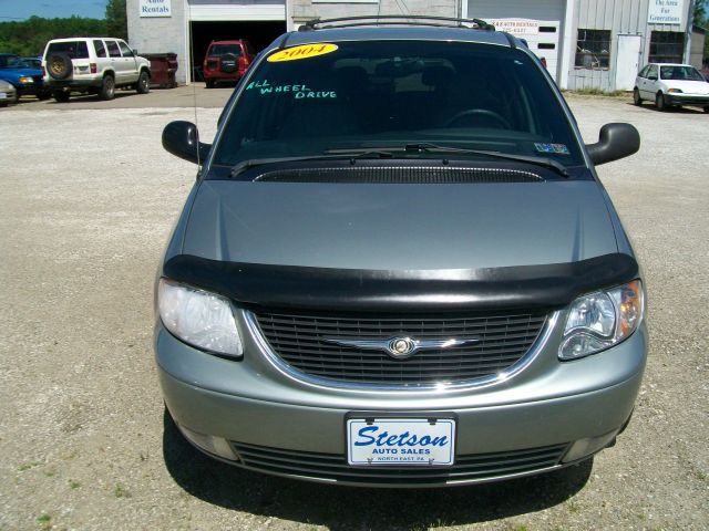 Chrysler Town and Country 2004 photo 15