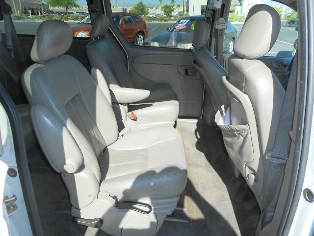 Chrysler Town and Country 3.5 MiniVan