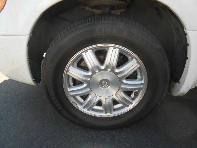 Chrysler Town and Country 2004 photo 12