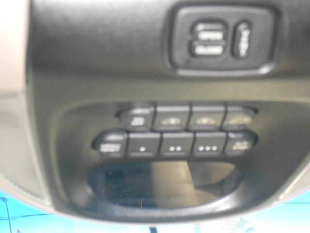 Chrysler Town and Country 2004 photo 19