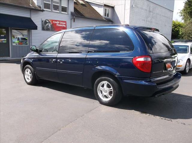 Chrysler Town and Country 2010 Toyota III MiniVan