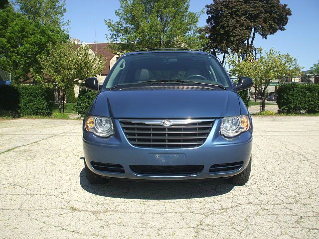 Chrysler Town and Country 2005 photo 14