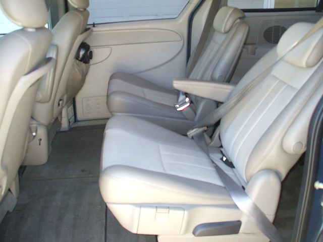 Chrysler Town and Country 2005 photo 7