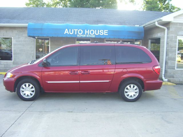 Chrysler Town and Country 3.5 MiniVan