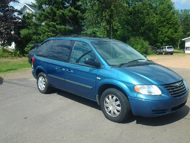 Chrysler Town and Country 2005 photo 4