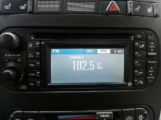 Chrysler Town and Country 2005 photo 2