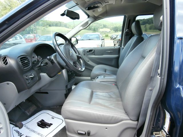 Chrysler Town and Country 3.5 MiniVan