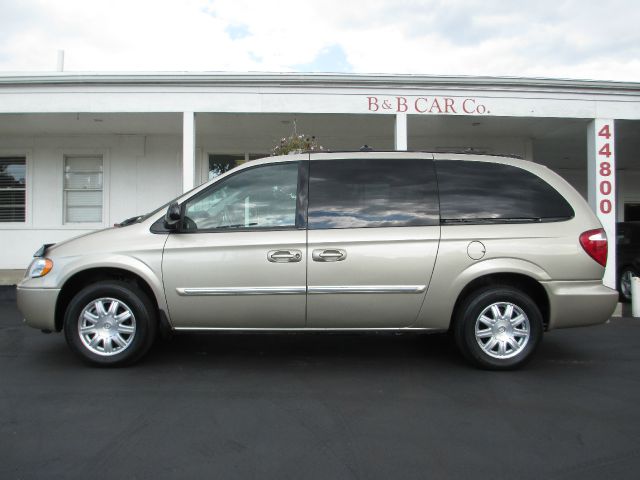 Chrysler Town and Country 3.5 MiniVan